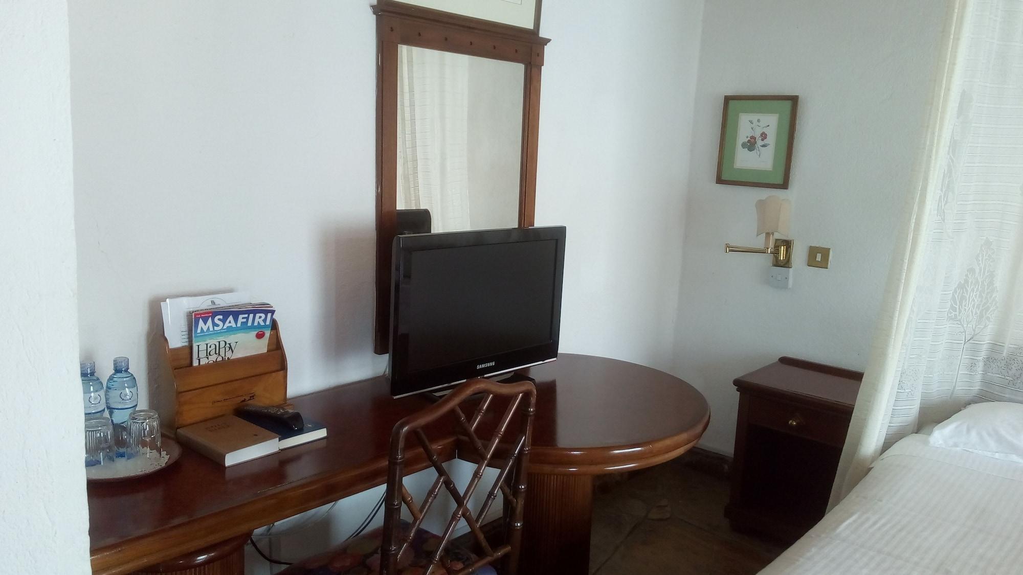 Jacaranda Lake Elementaita Lodge Gilgil Bagian luar foto