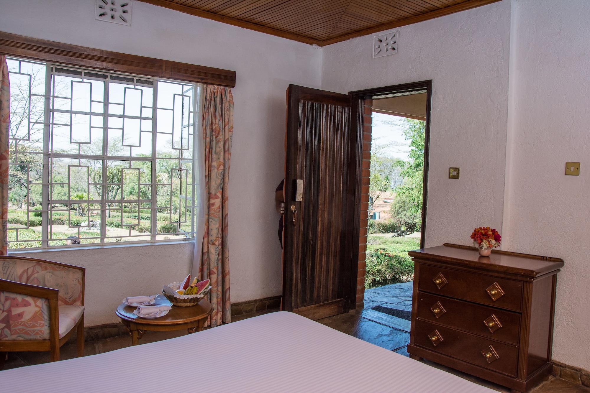 Jacaranda Lake Elementaita Lodge Gilgil Bagian luar foto