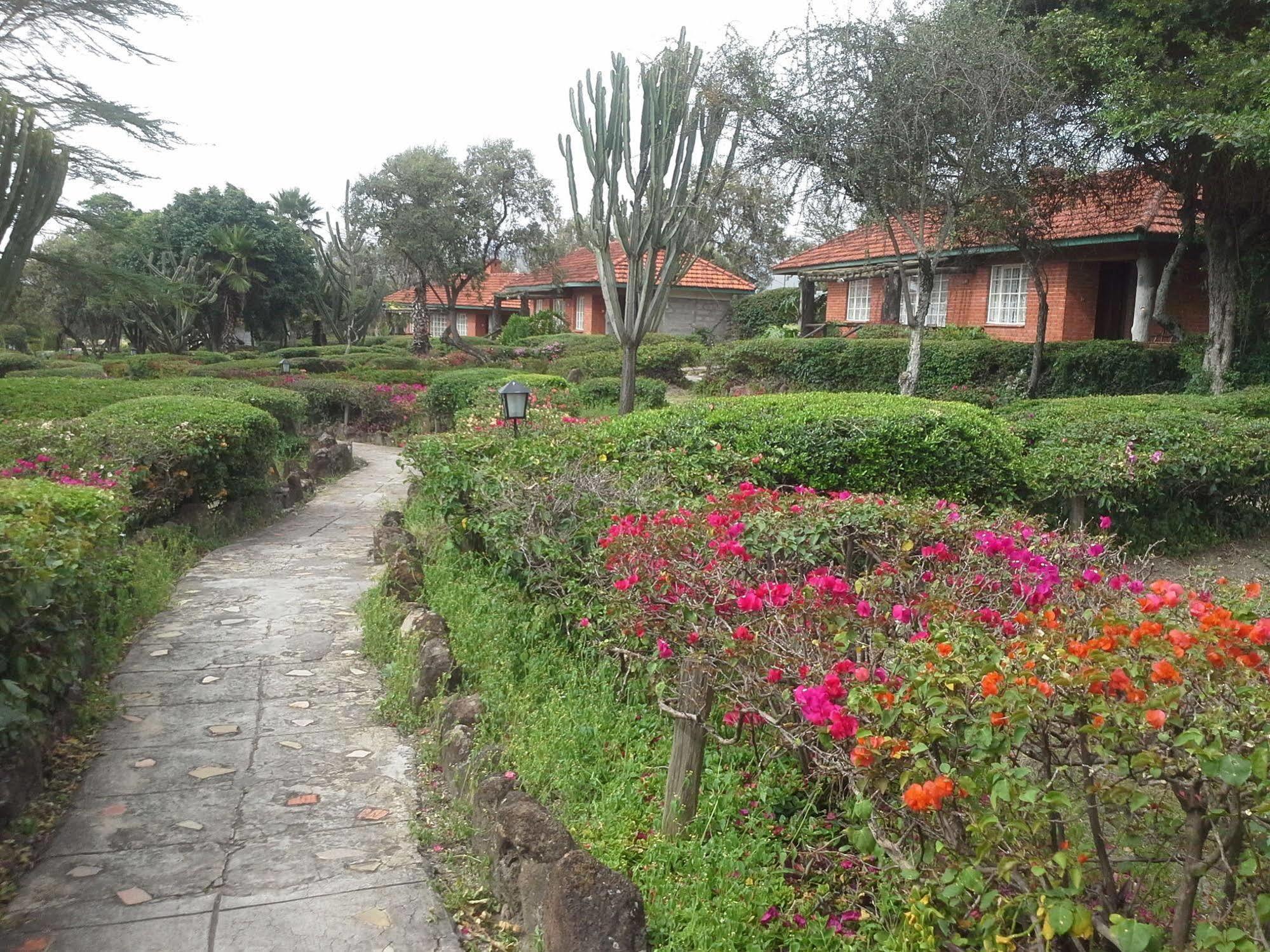 Jacaranda Lake Elementaita Lodge Gilgil Bagian luar foto