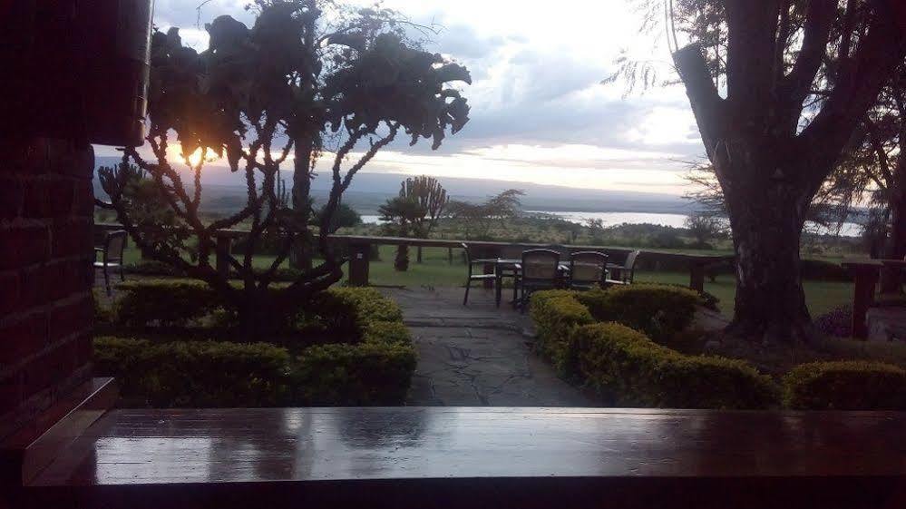 Jacaranda Lake Elementaita Lodge Gilgil Bagian luar foto