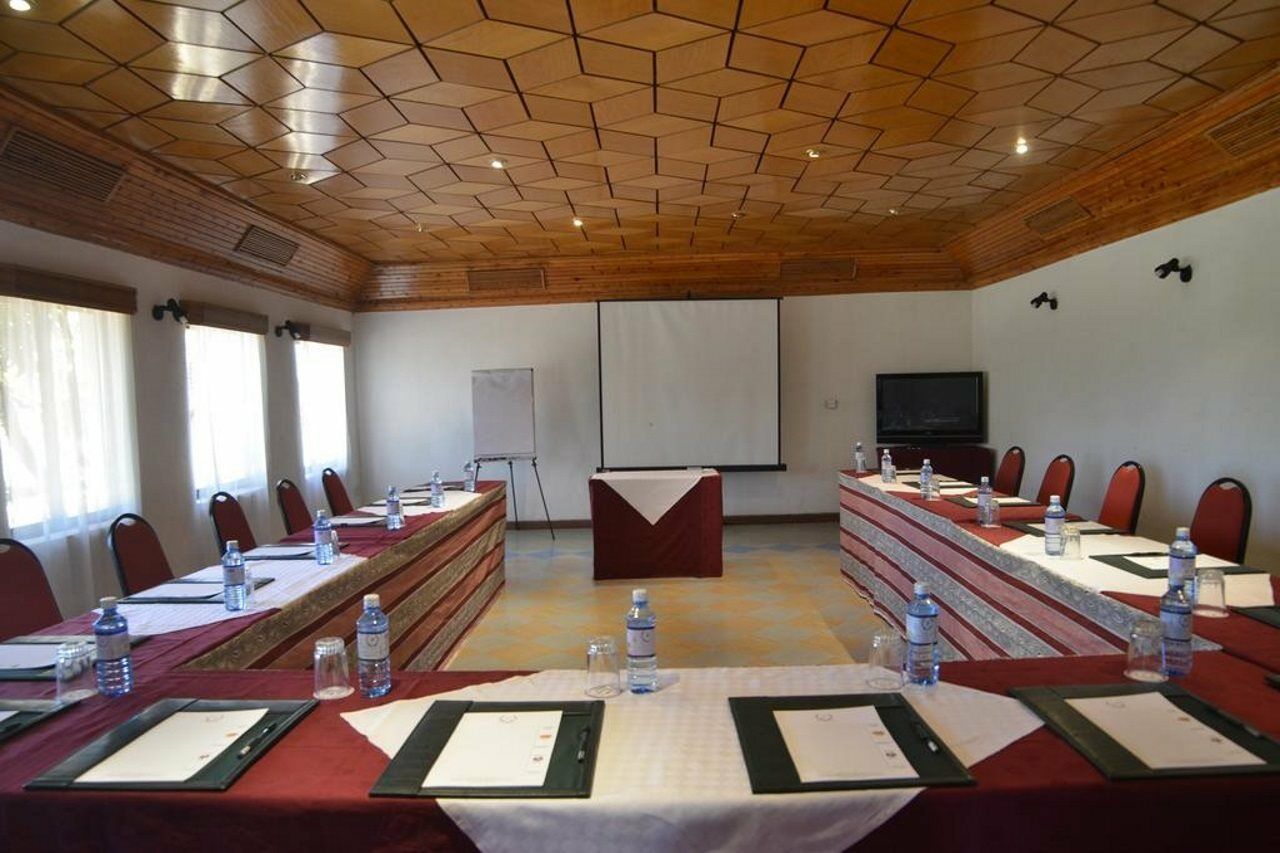 Jacaranda Lake Elementaita Lodge Gilgil Bagian luar foto